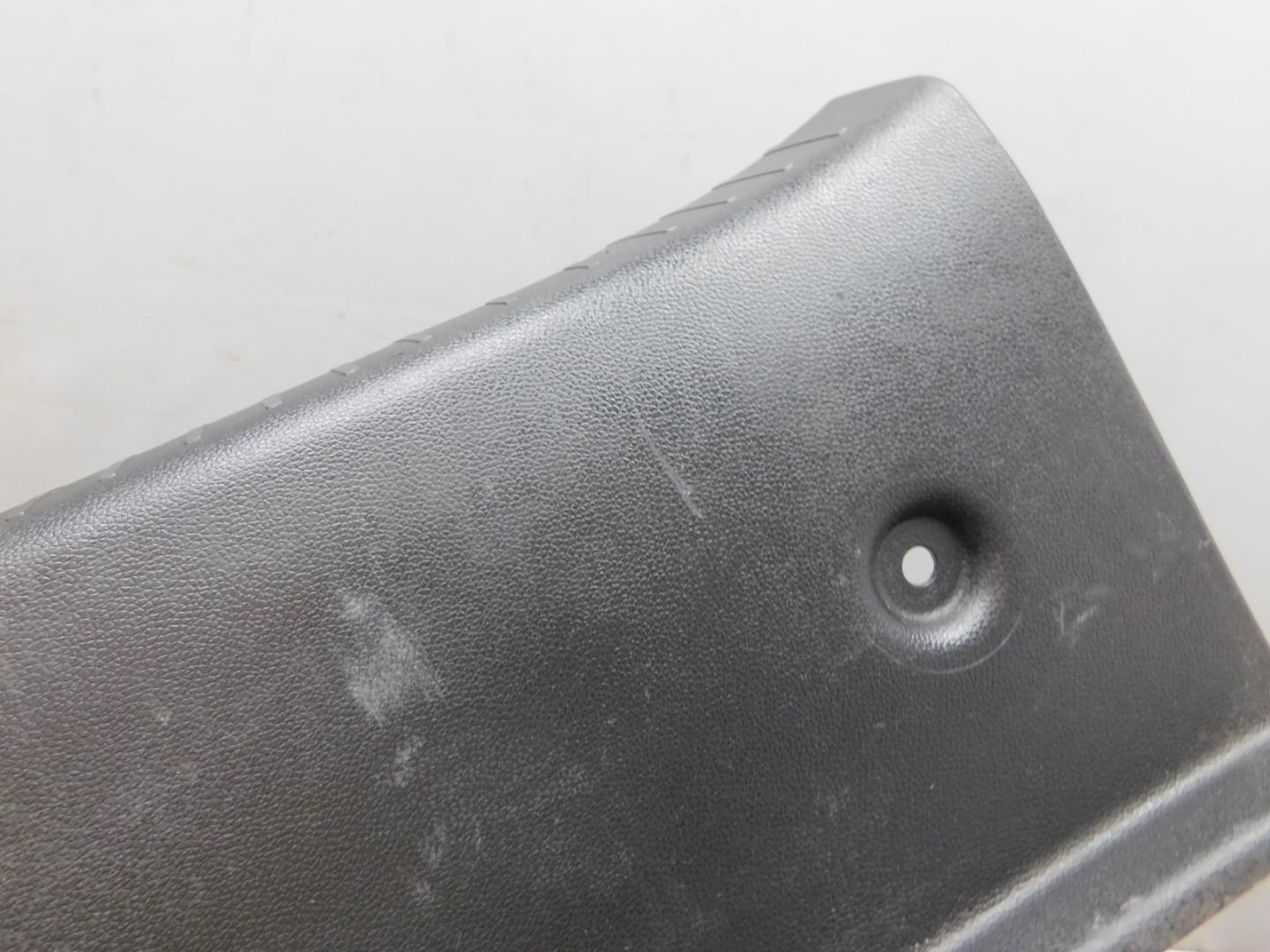 Обшивка багажника