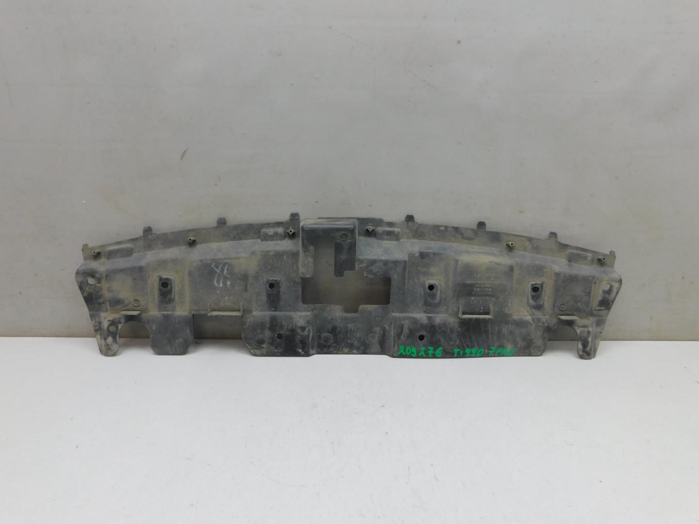 Кожух замка капота