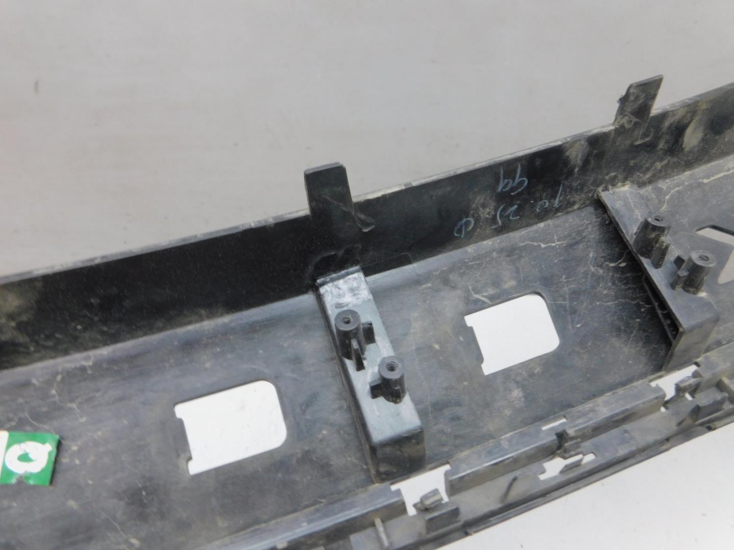 Накладка переднего бампера