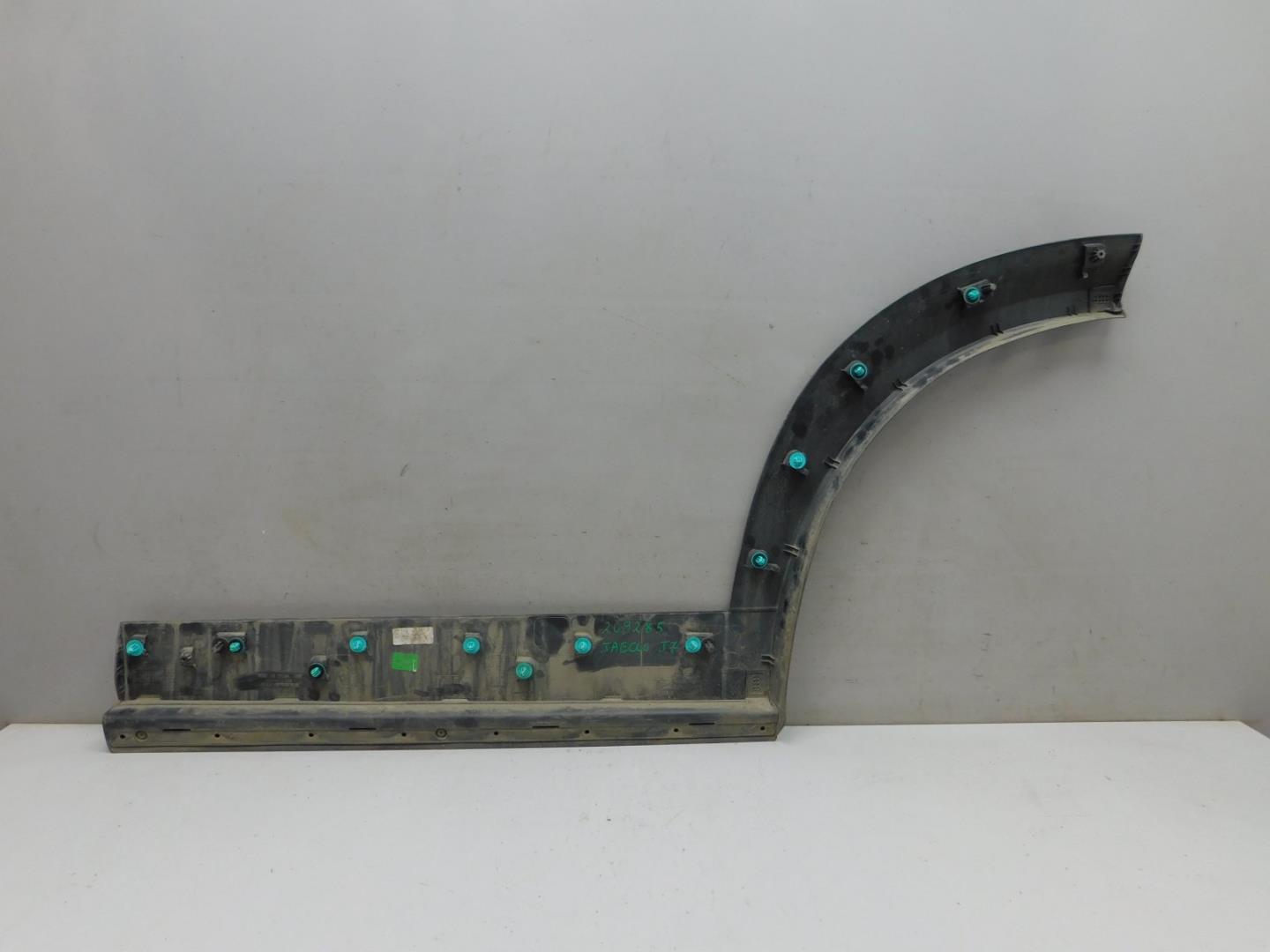 Накладка двери задней правой