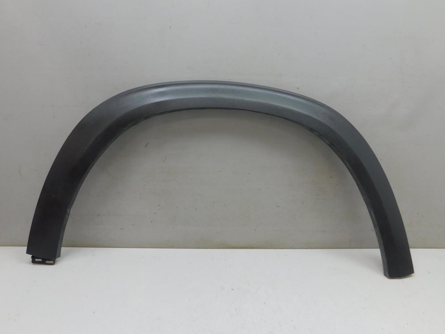 Накладка переднего крыла правого