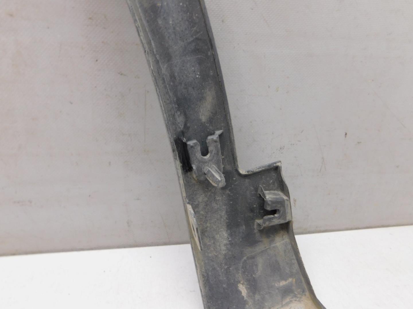 Накладка переднего крыла правого