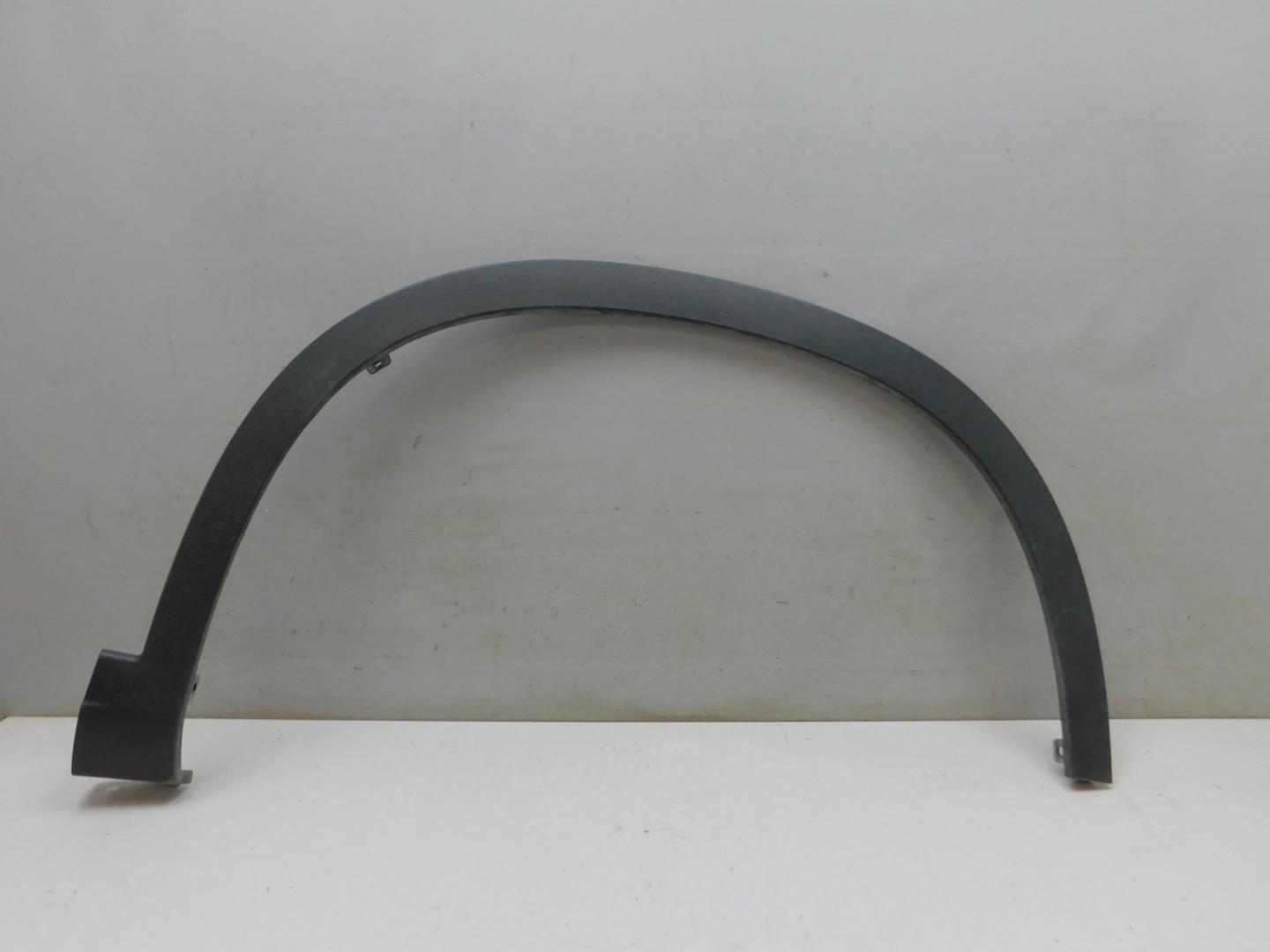 Накладка переднего крыла правого