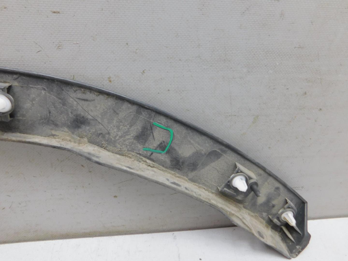 Накладка заднего крыла левого