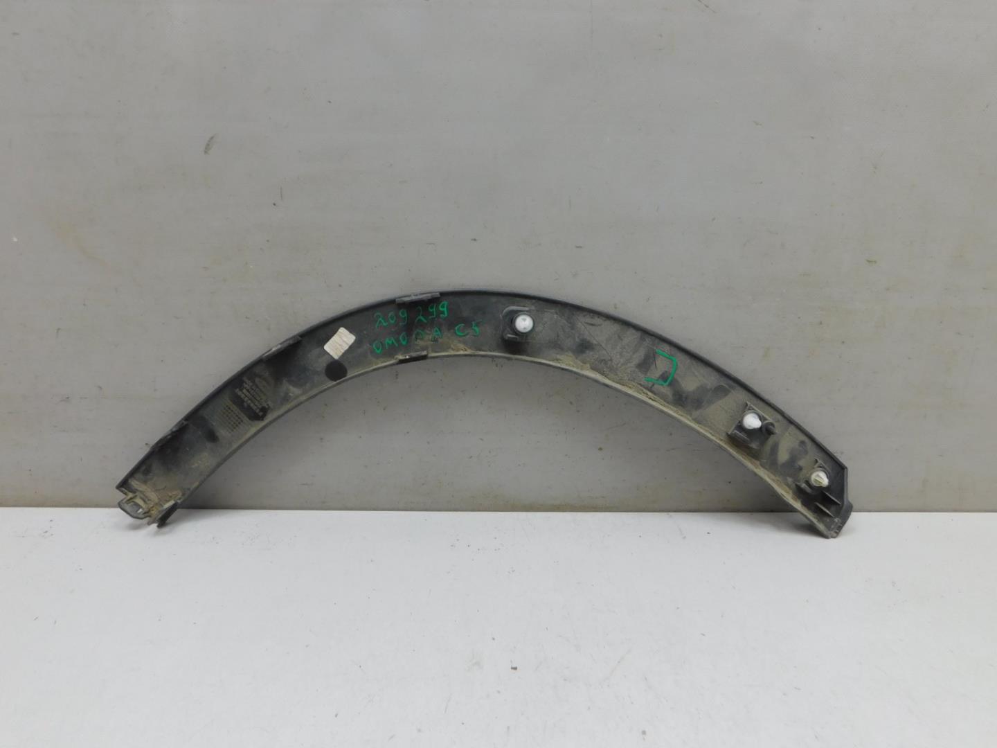 Накладка заднего крыла левого