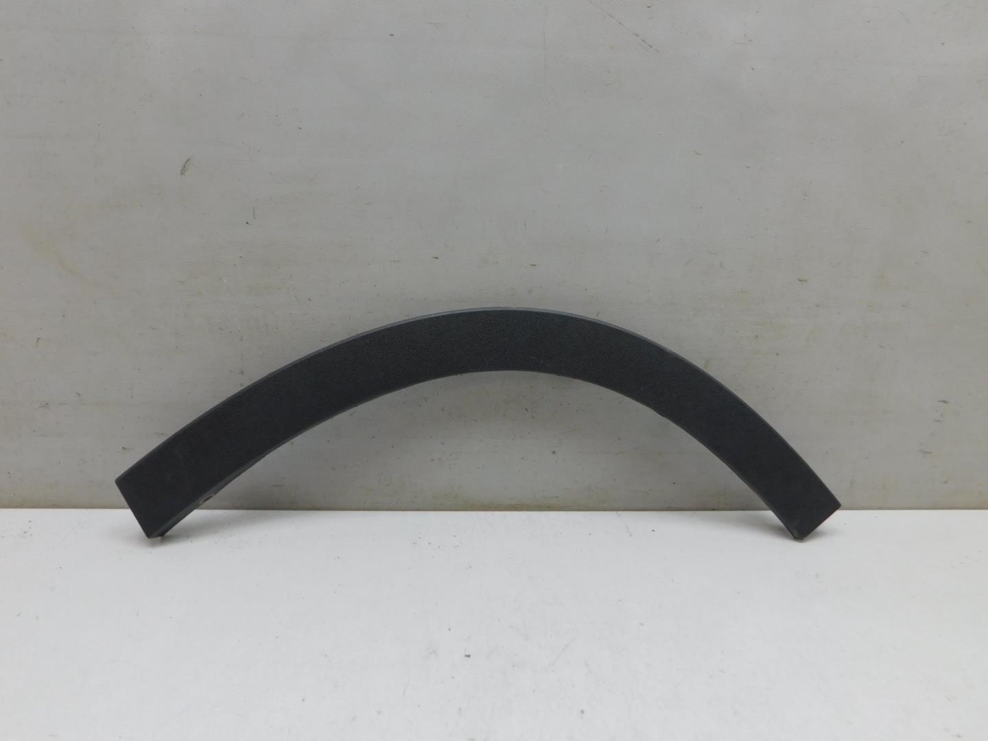 Накладка заднего крыла левого