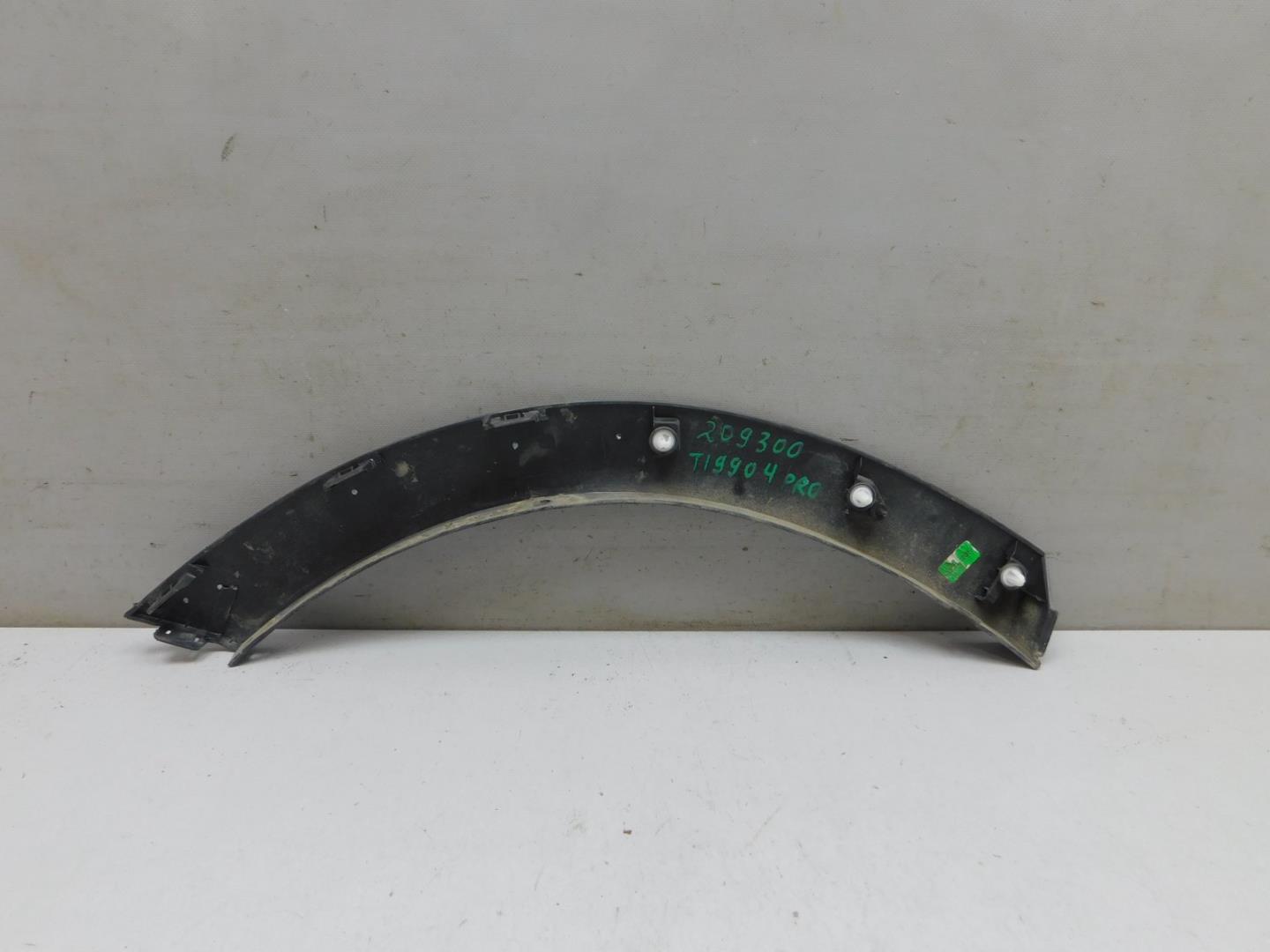 Накладка заднего крыла левого