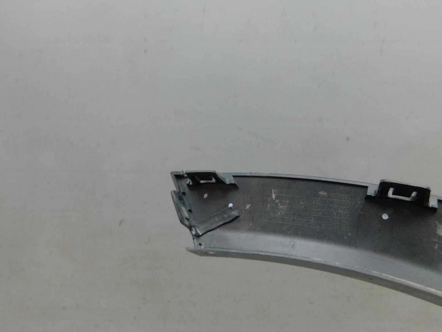 Накладка заднего крыла левого