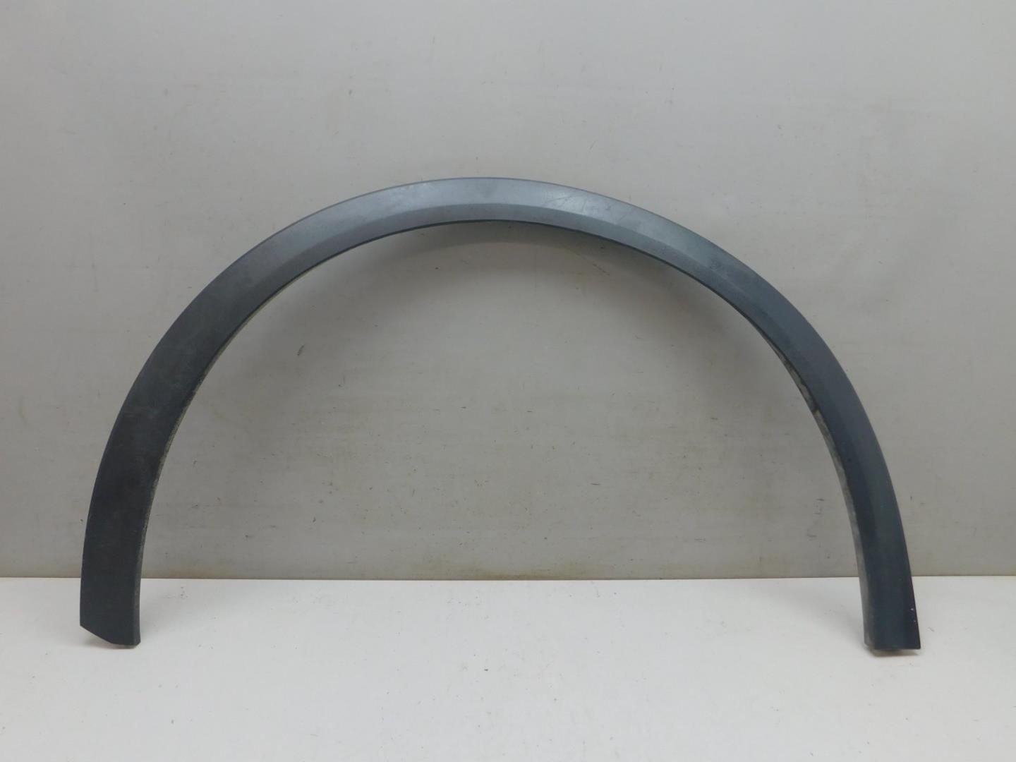 Накладка переднего крыла правого