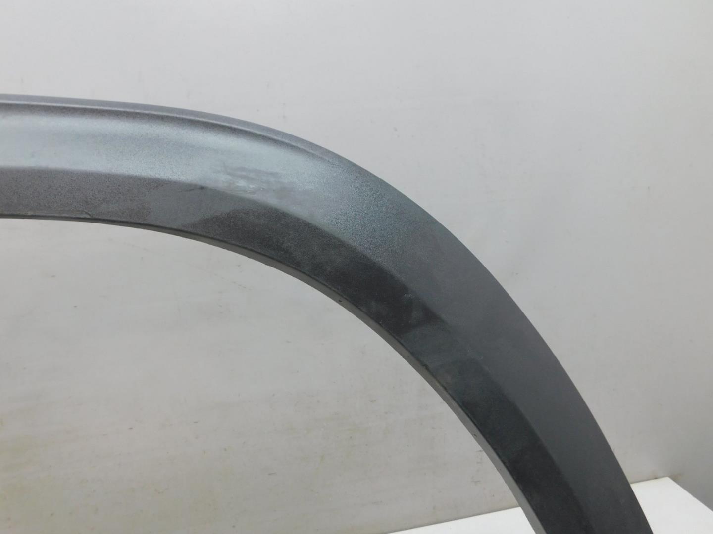 Накладка переднего крыла правого