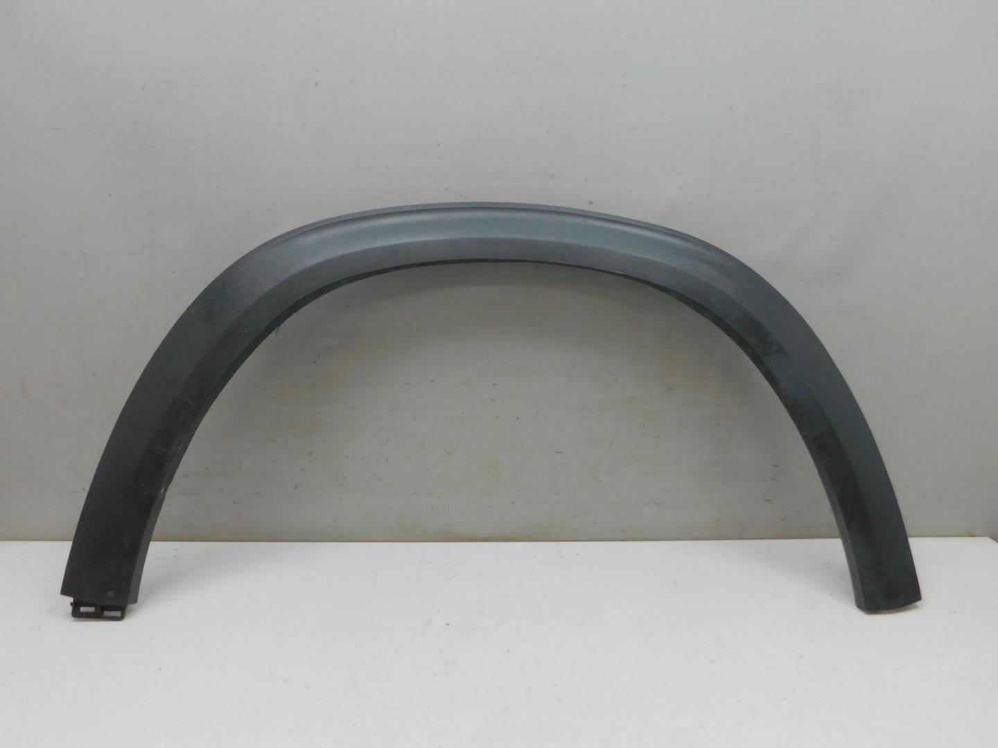 Накладка переднего крыла правого