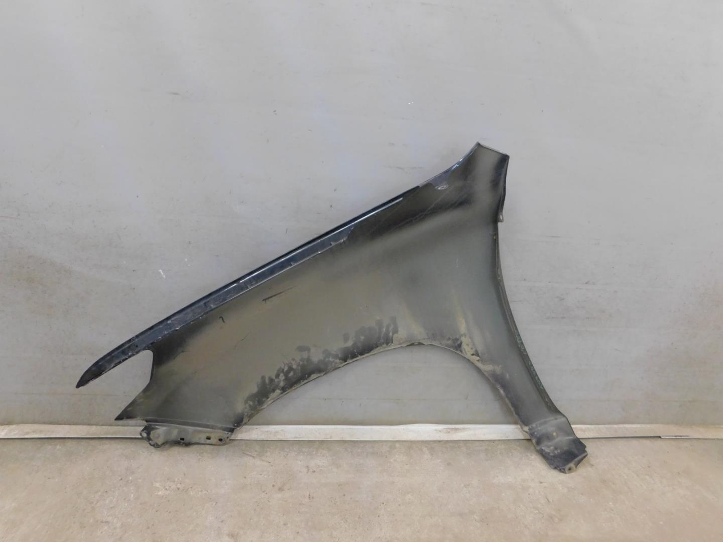 Крыло переднее правое