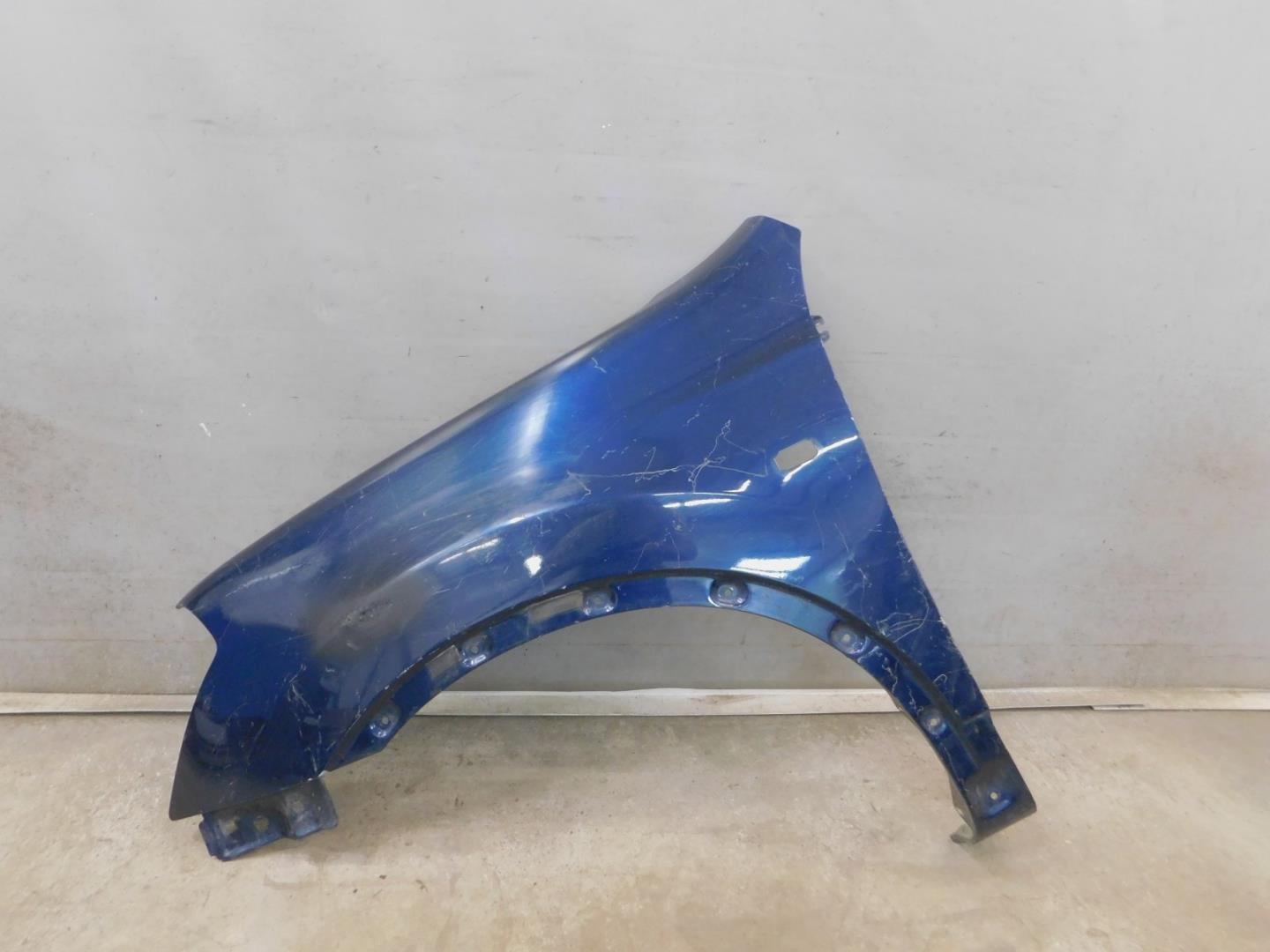 Крыло переднее левое