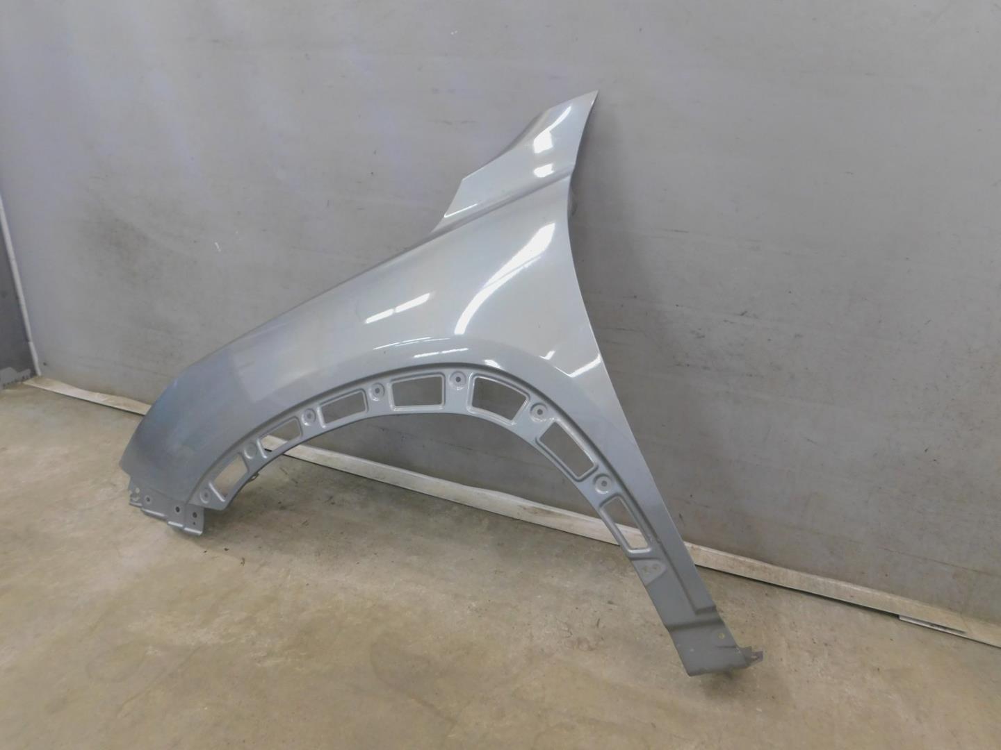 Крыло переднее левое