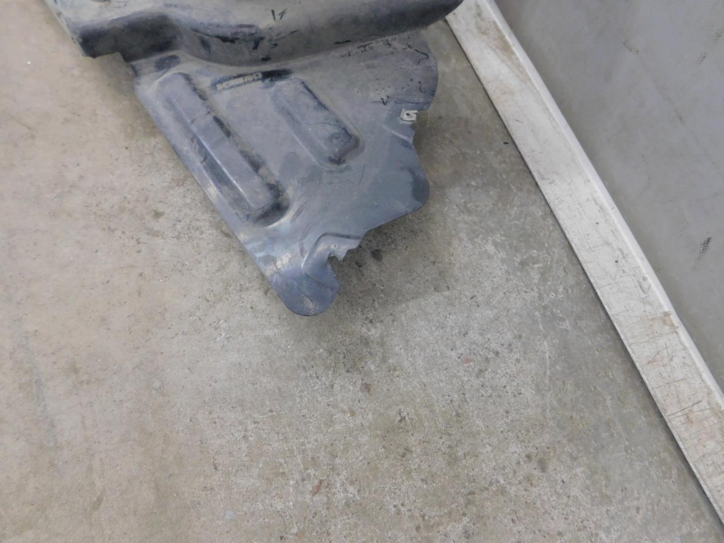 Локер передний левый