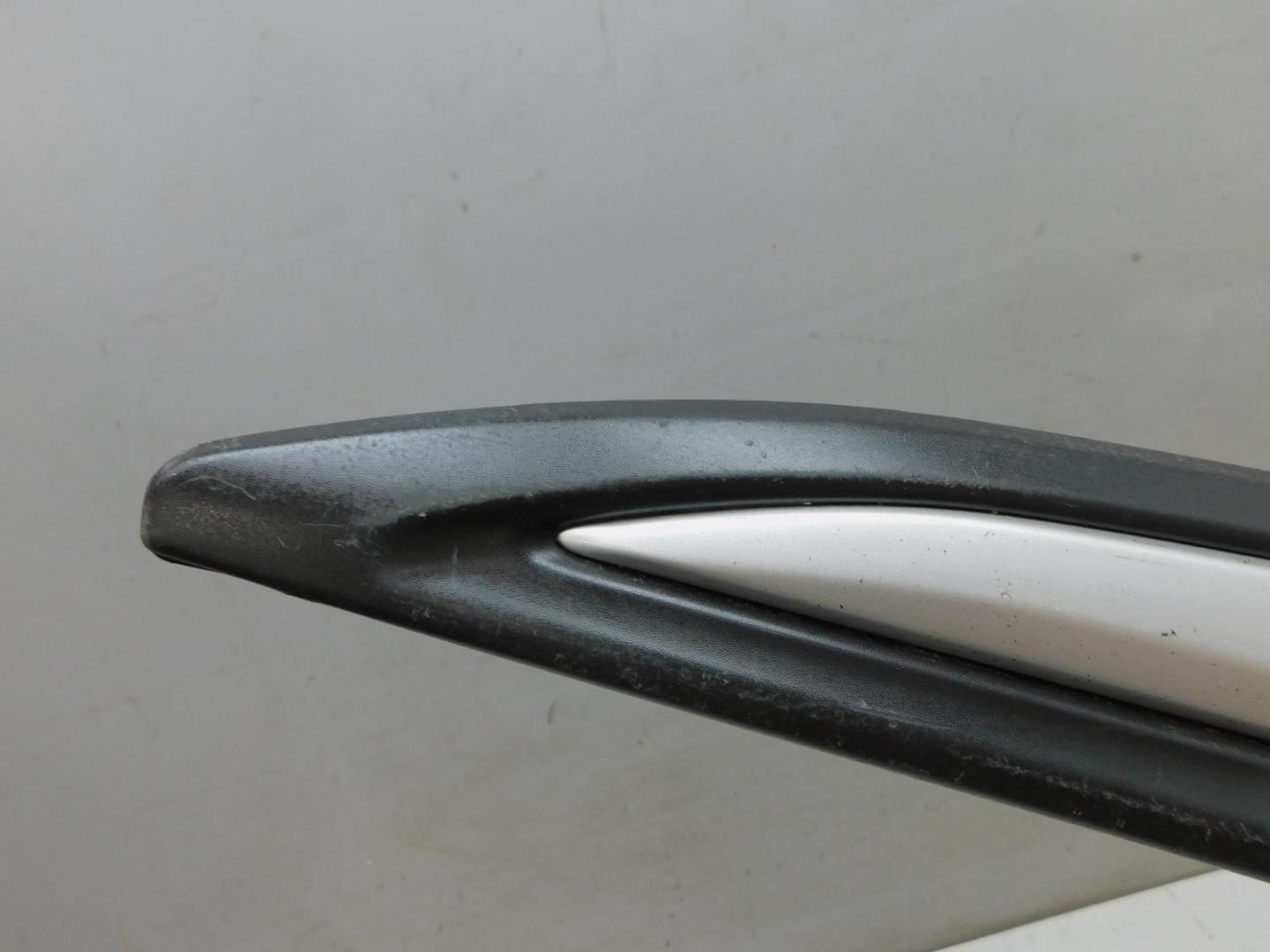 Накладка двери передней левой