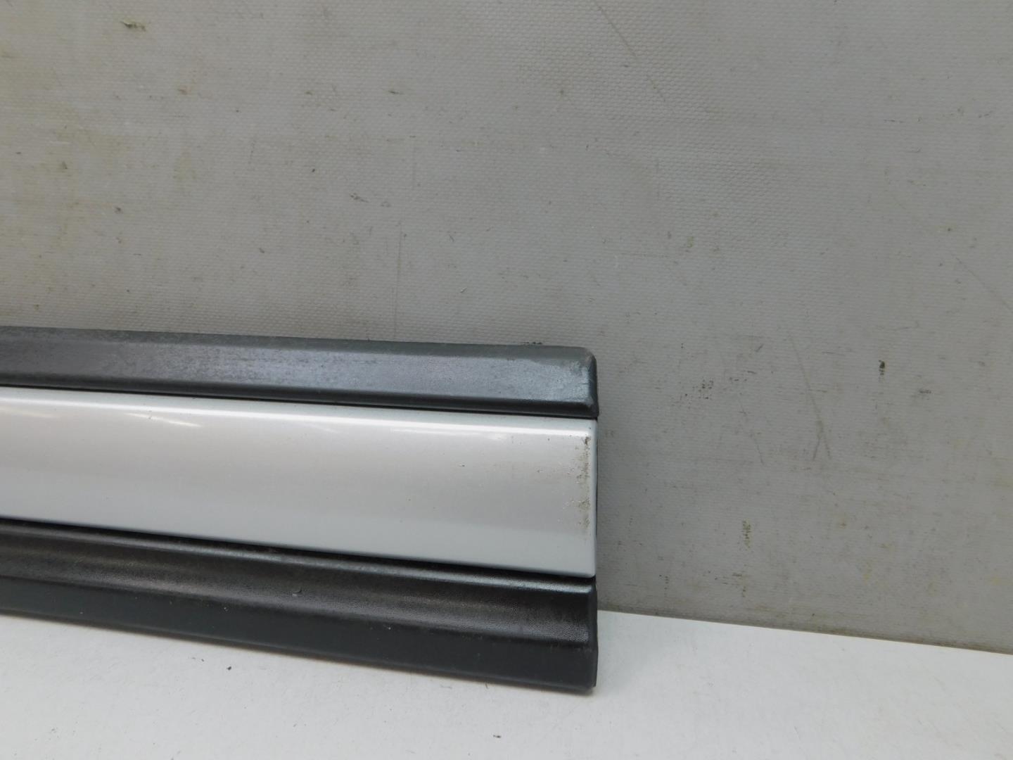 Накладка двери передней левой