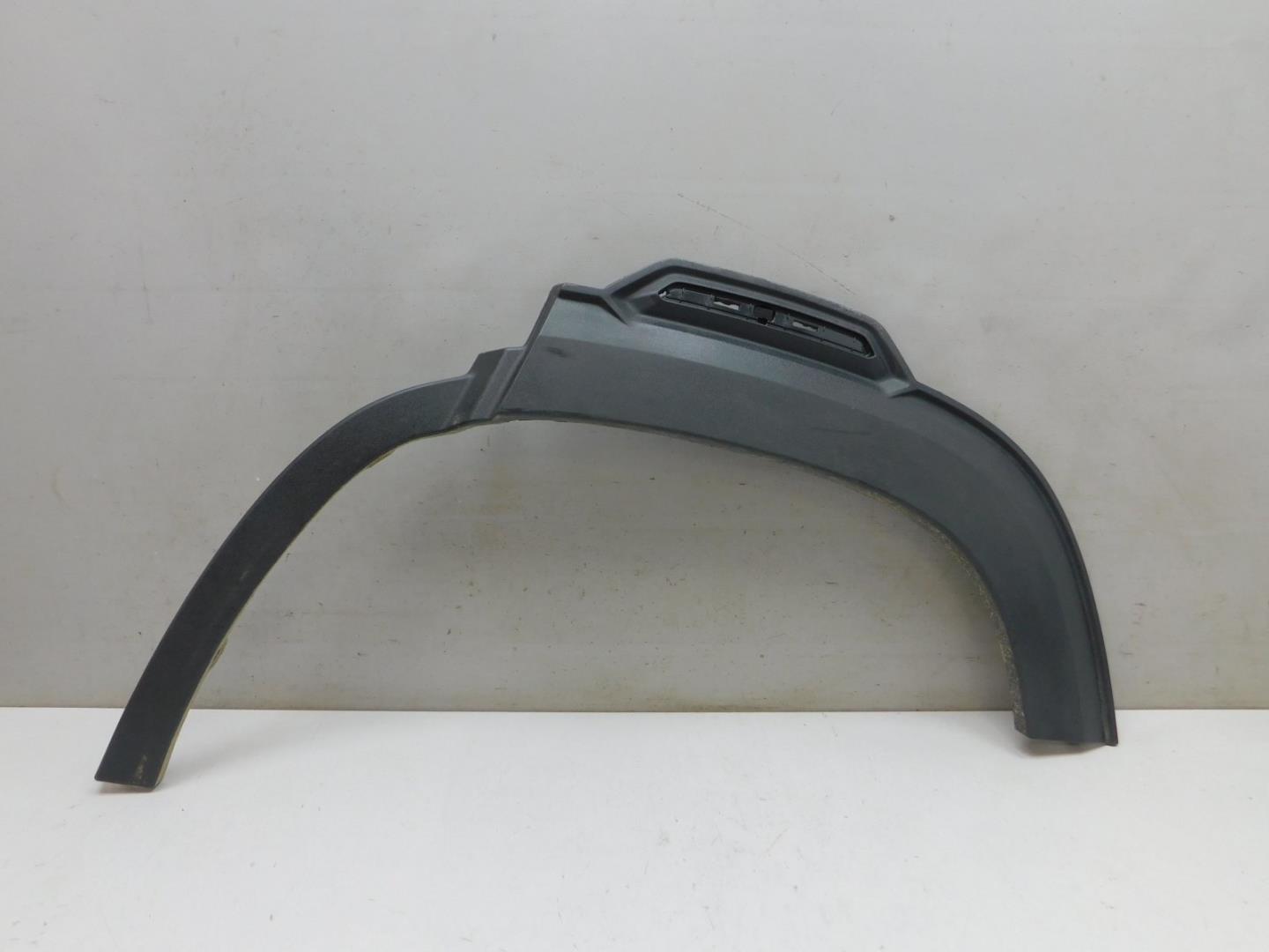 Накладка заднего крыла левого