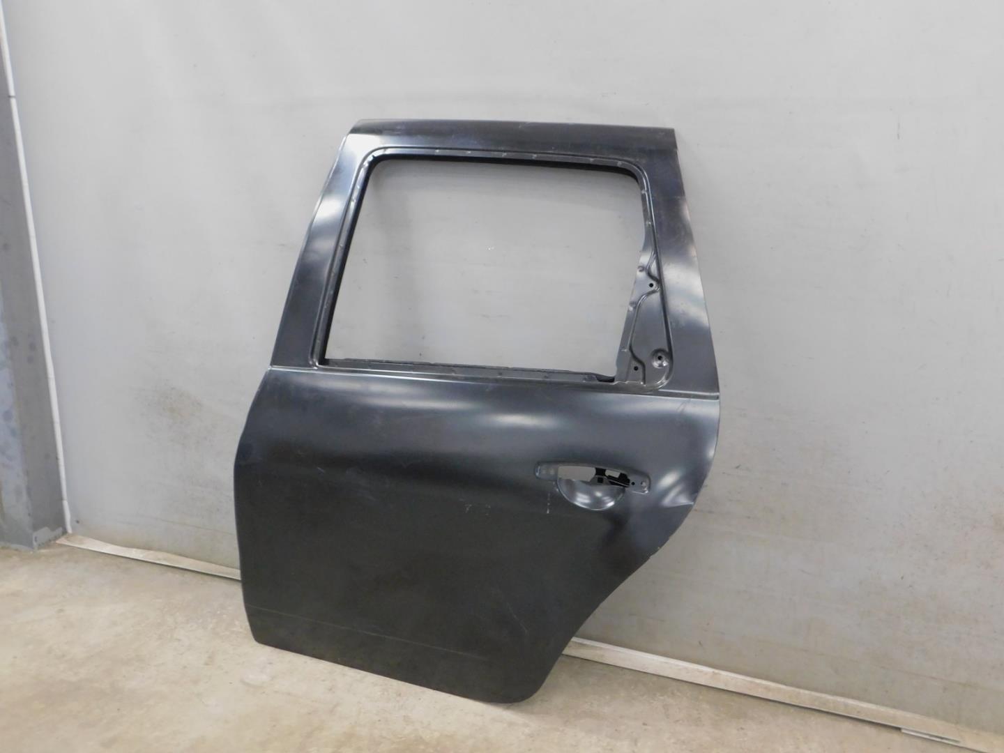 Дверь задняя левая
