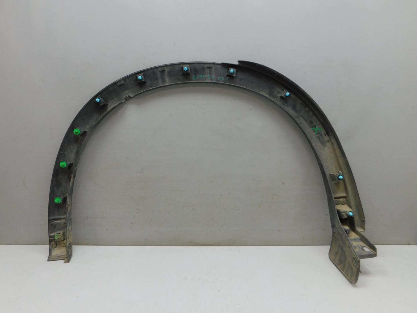 Накладка заднего крыла левого