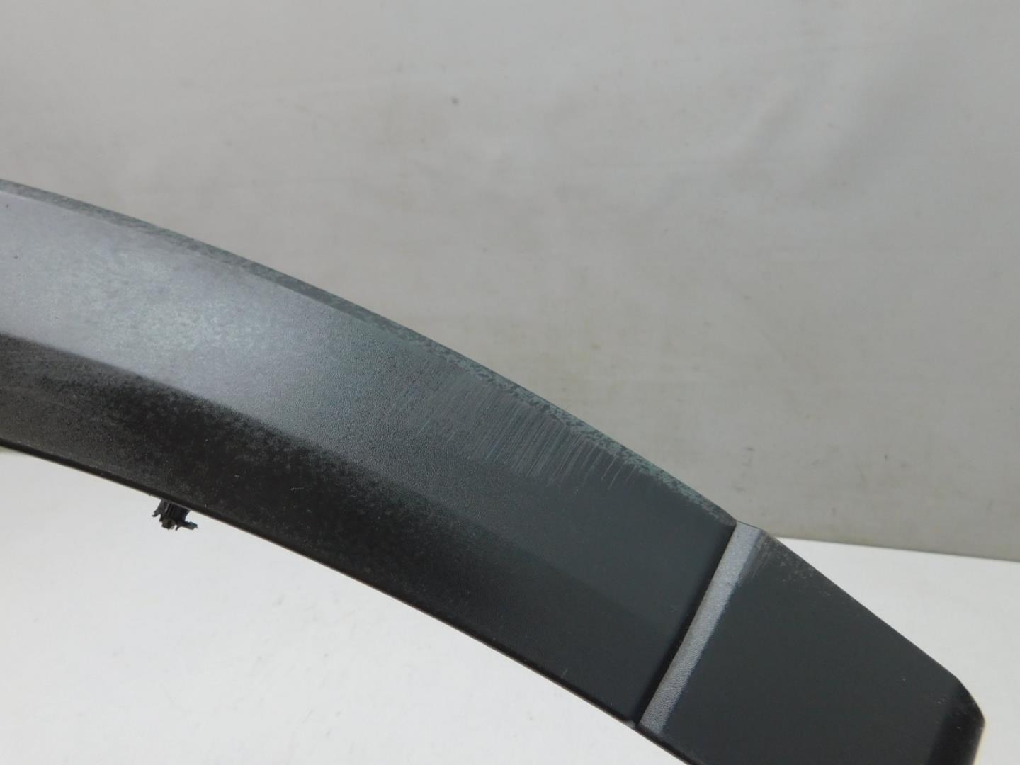 Накладка заднего крыла левого