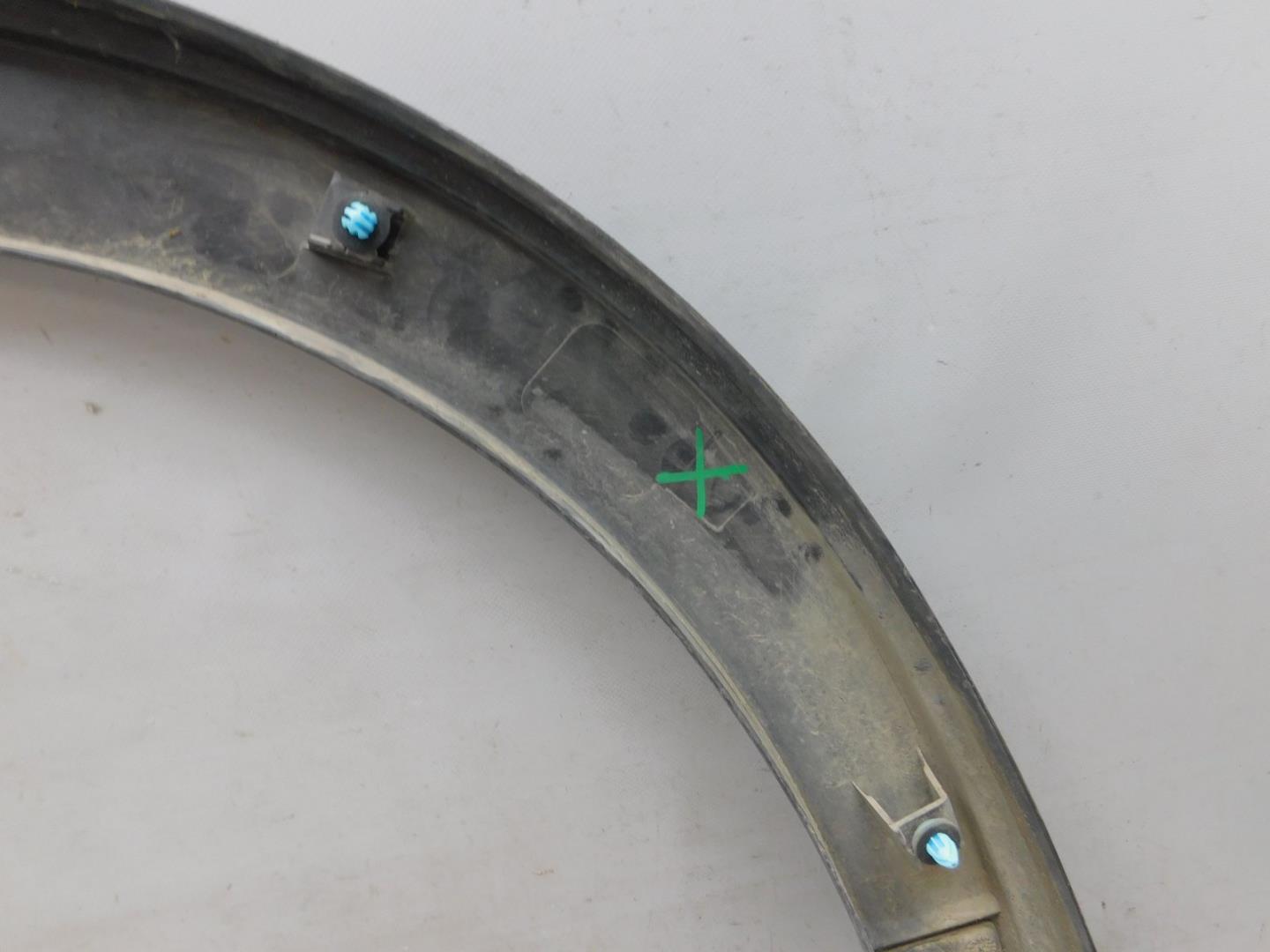 Накладка заднего крыла левого