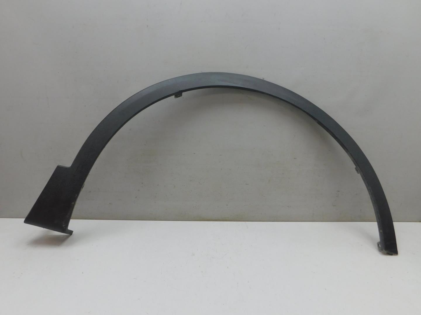 Накладка переднего крыла правого