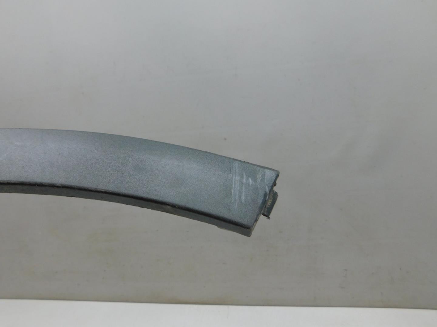 Накладка переднего крыла правого