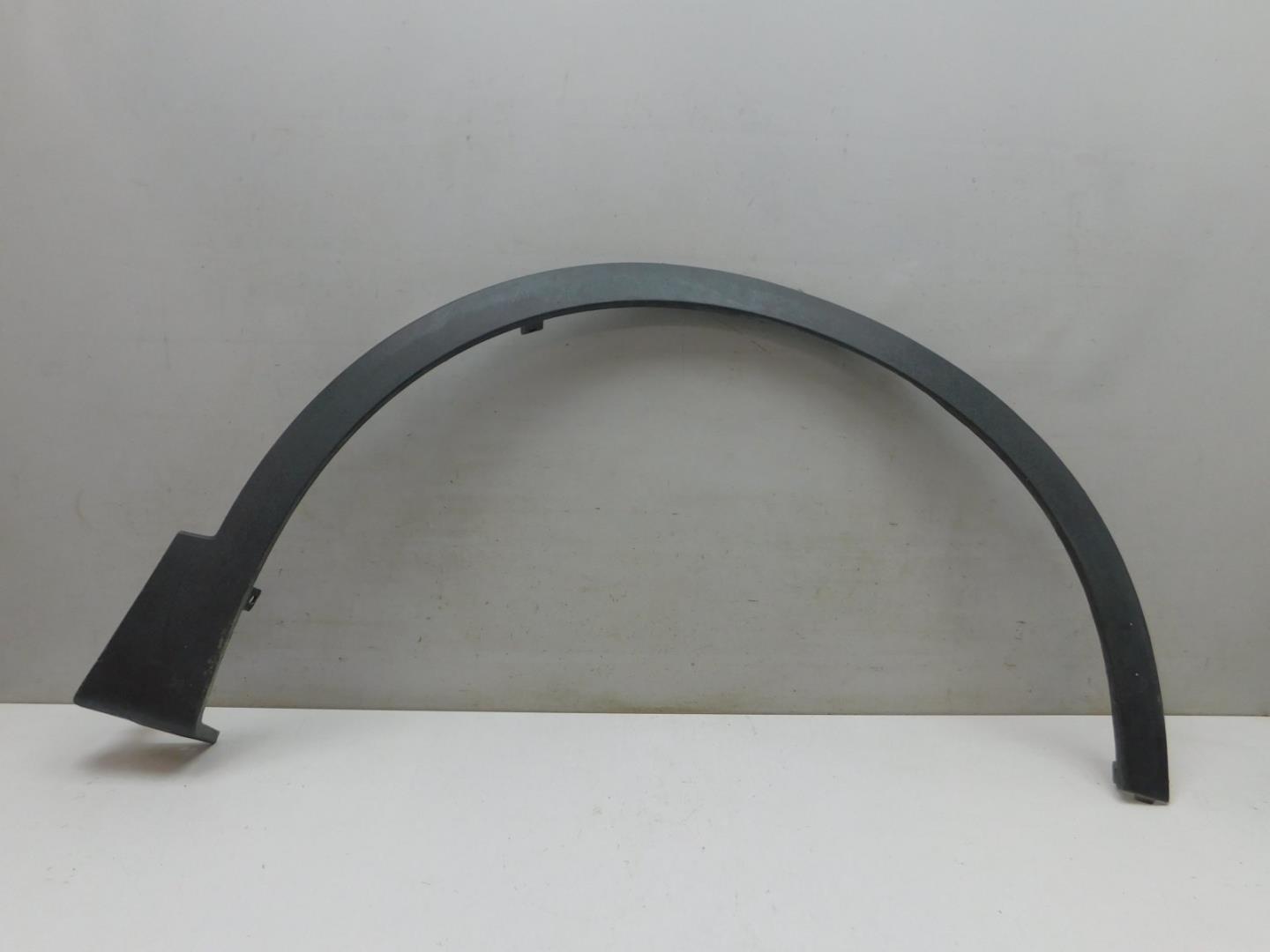 Накладка переднего крыла правого