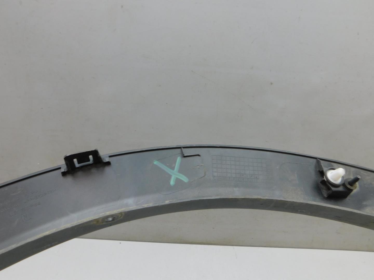 Накладка заднего крыла левого