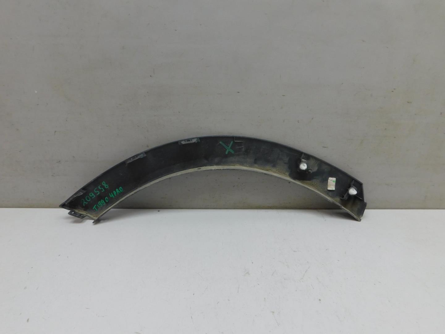 Накладка заднего крыла левого