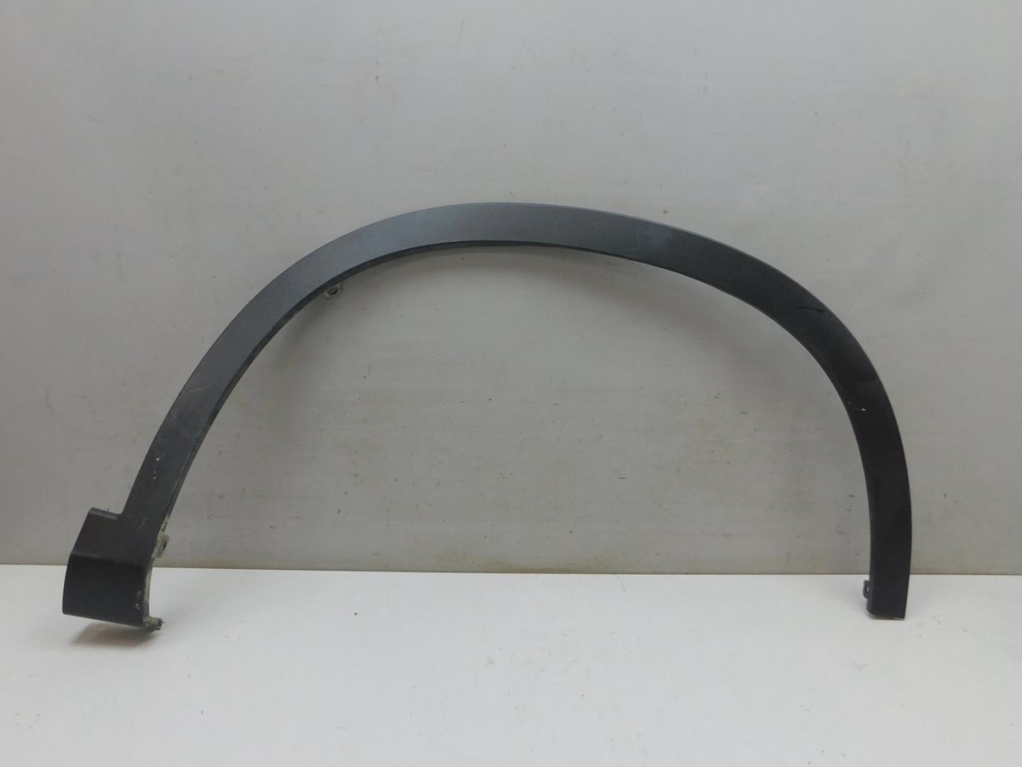 Накладка переднего крыла правого