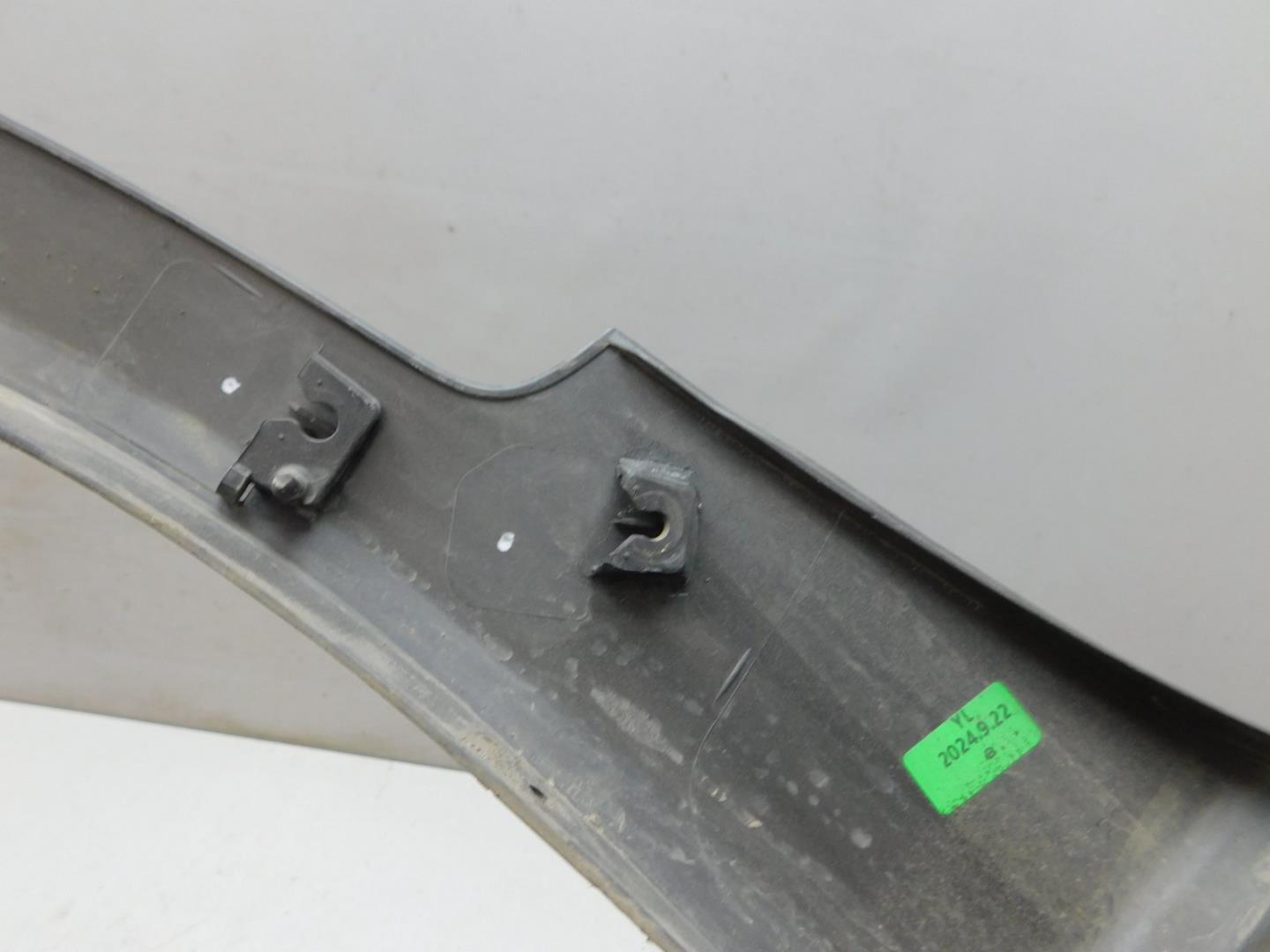 Накладка переднего крыла правого