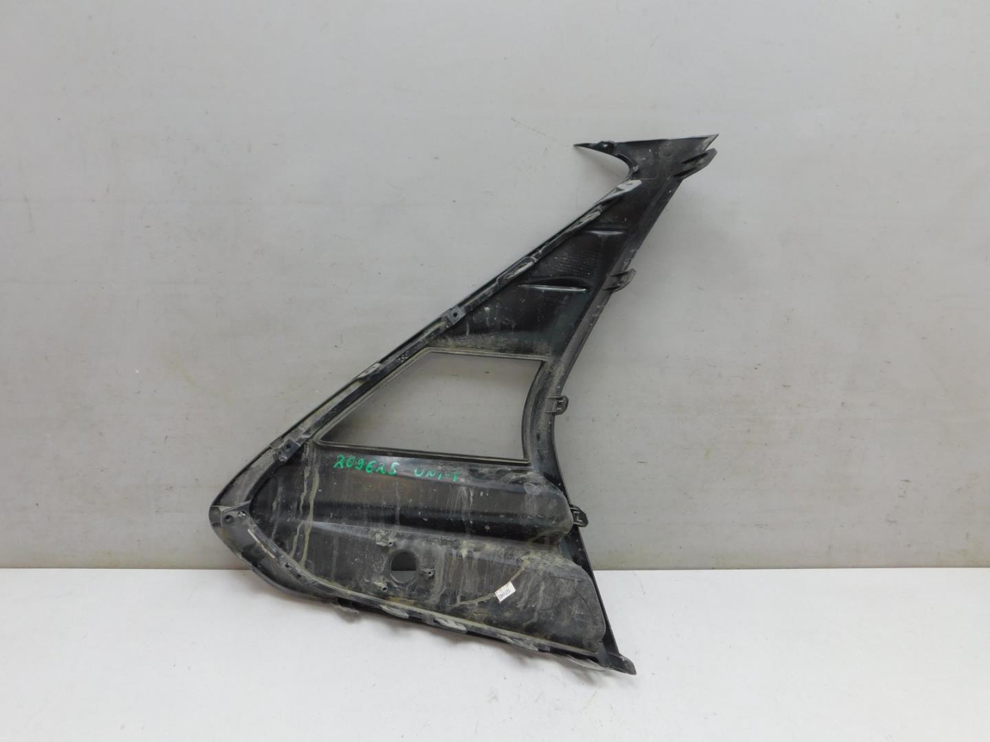 Решетка в бампер правая