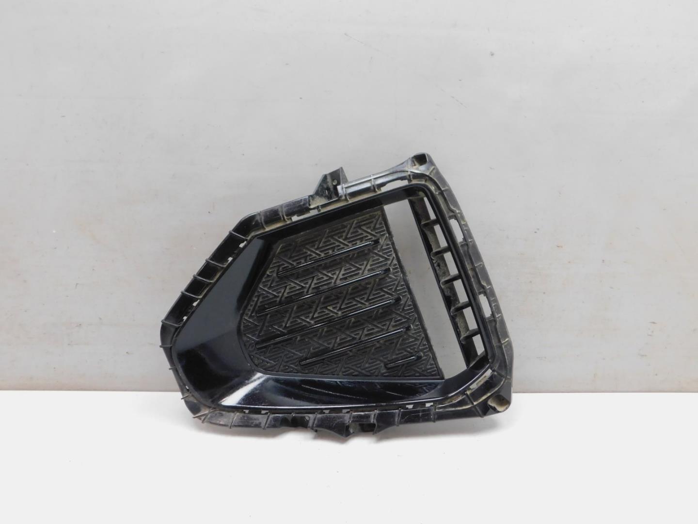 Решетка в бампер левая