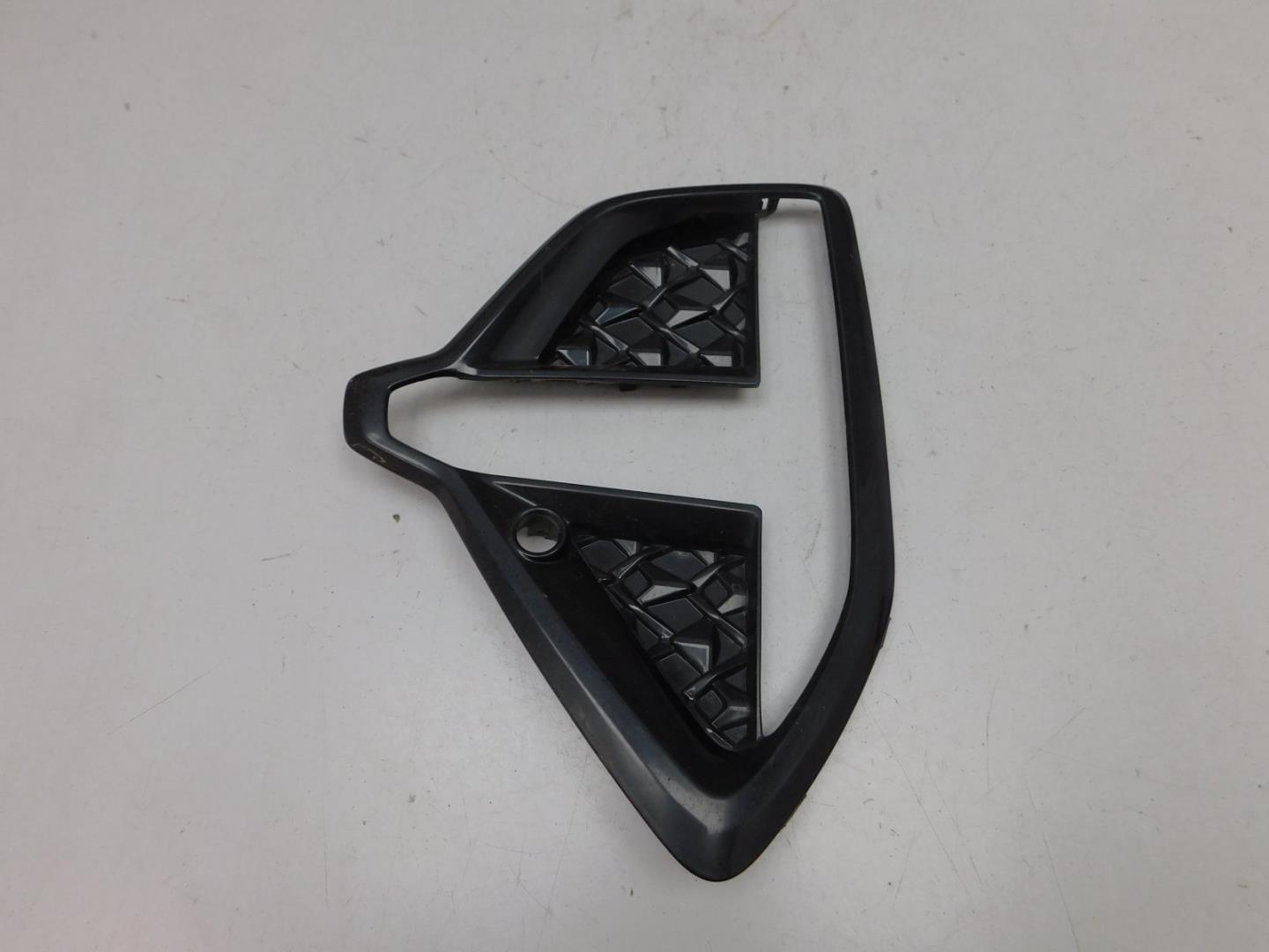 Решетка в бампер левая