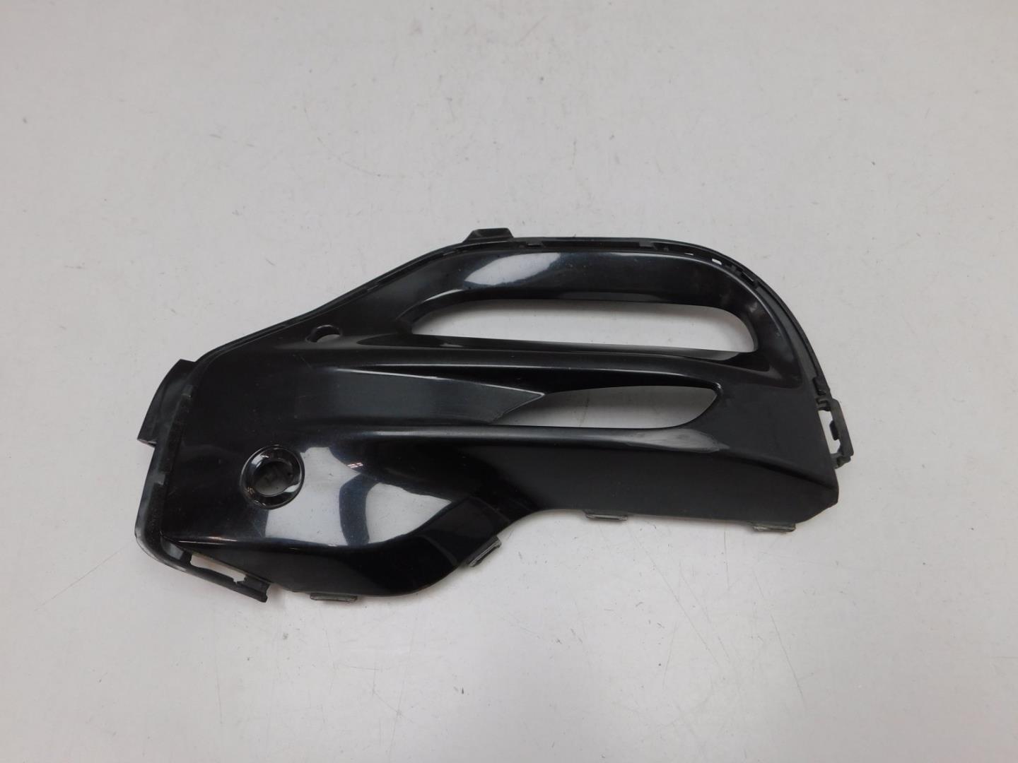 Решетка в бампер левая