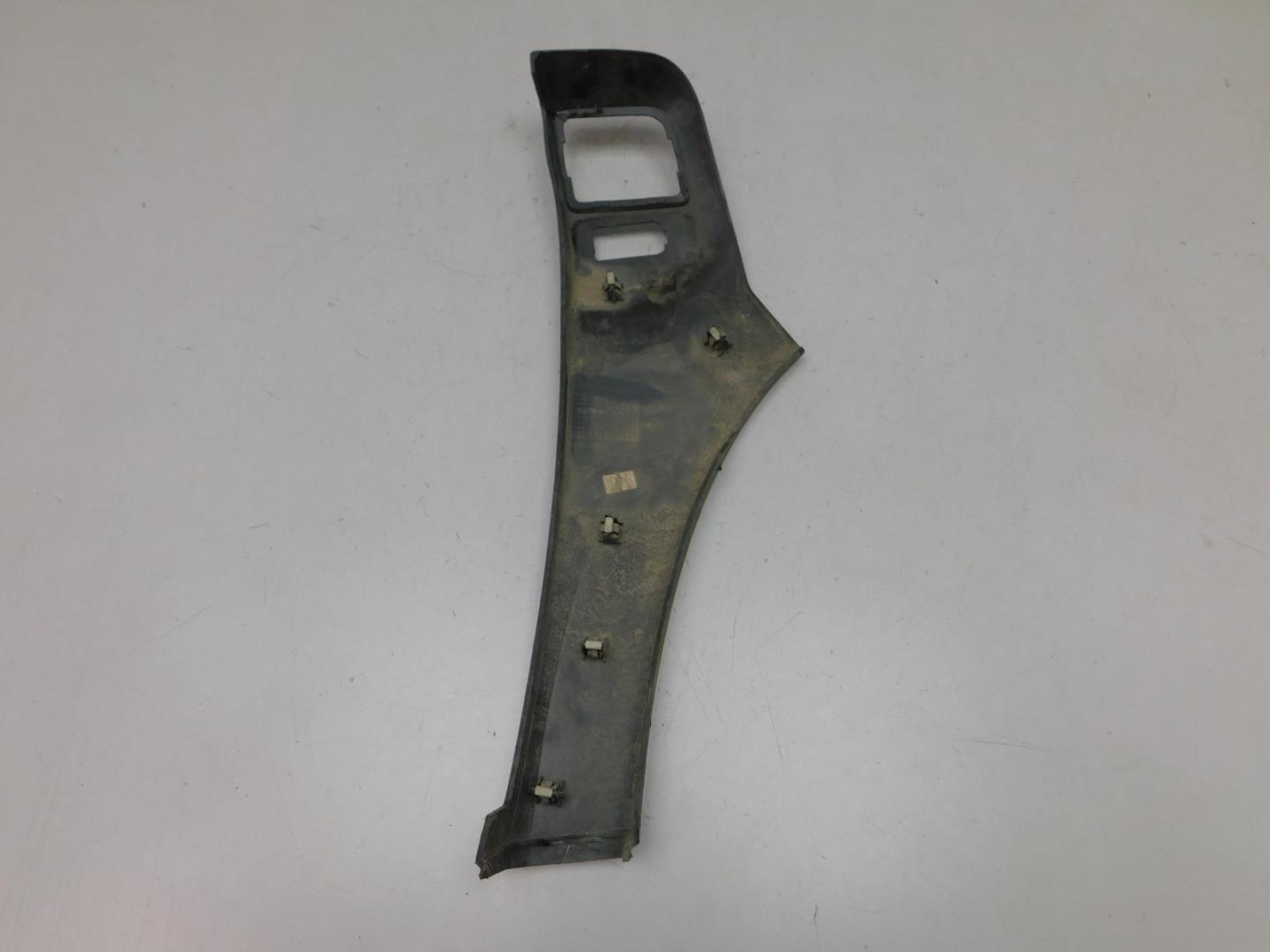 Накладка переднего крыла левого