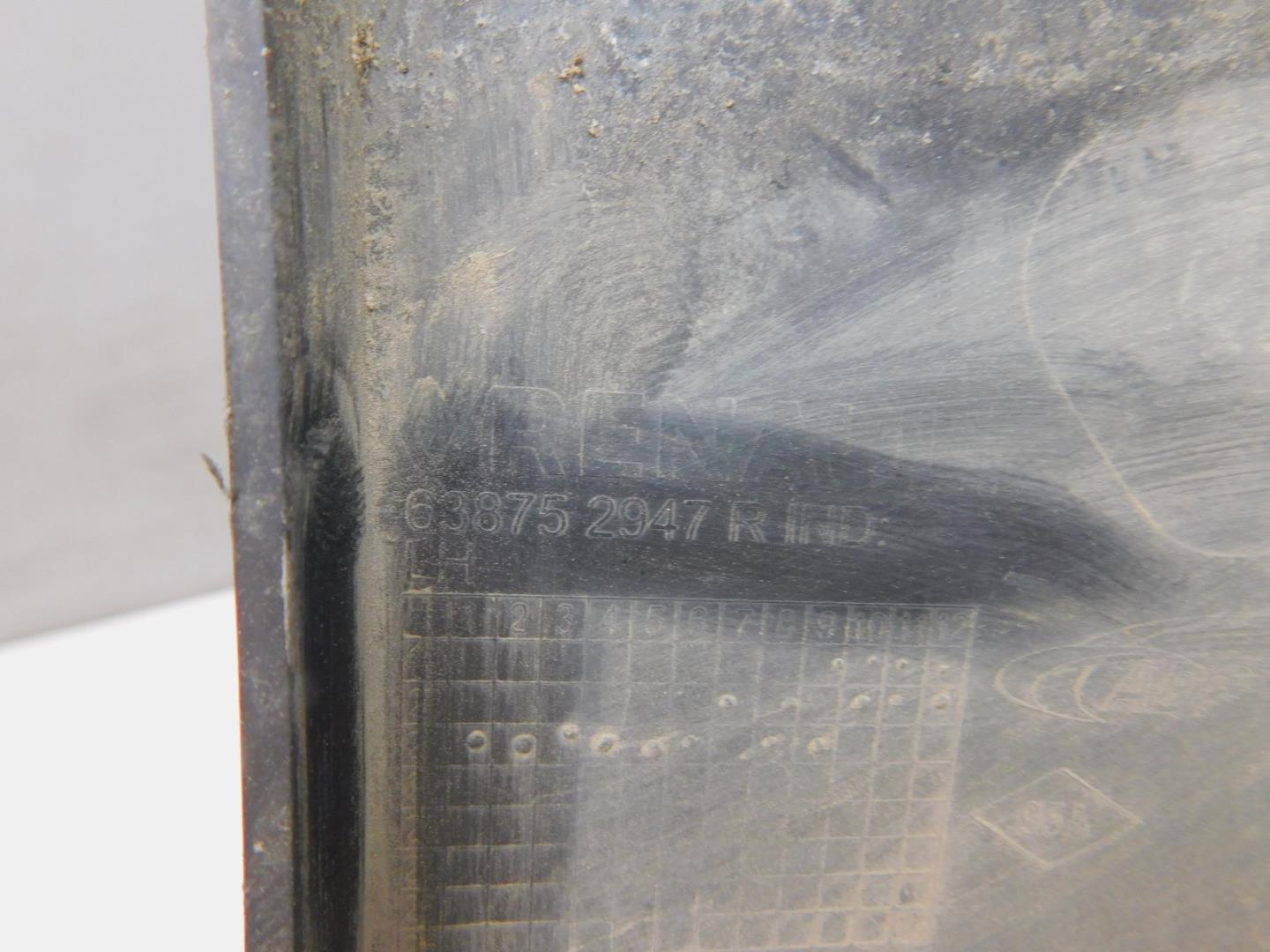 Накладка переднего крыла левого