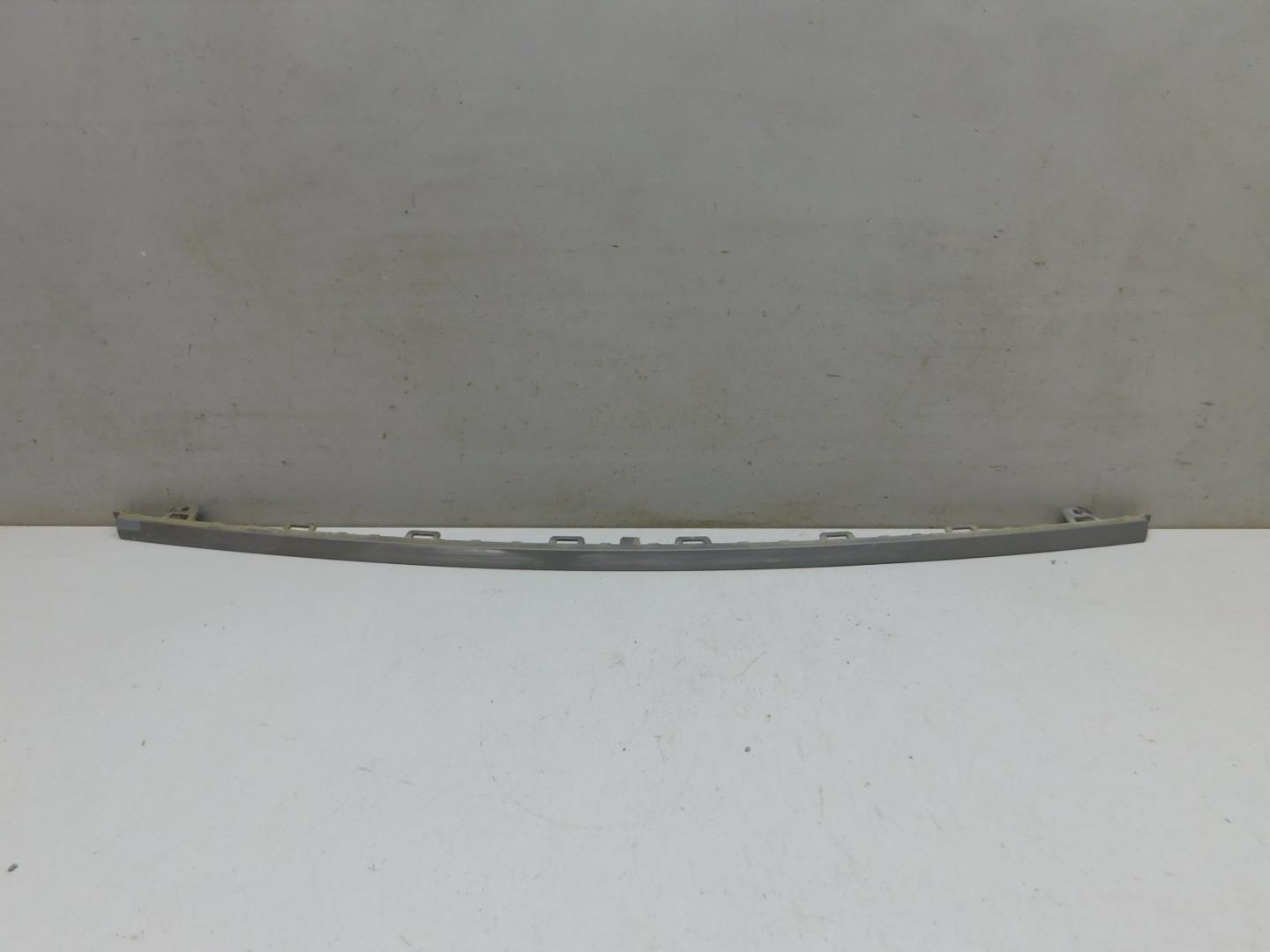 Молдинг заднего бампера