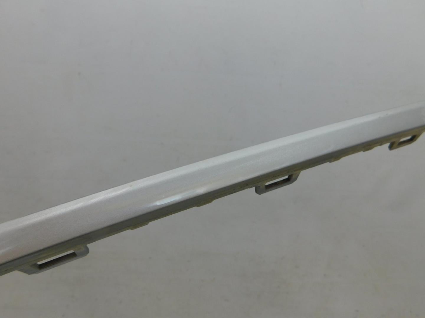 Молдинг заднего бампера