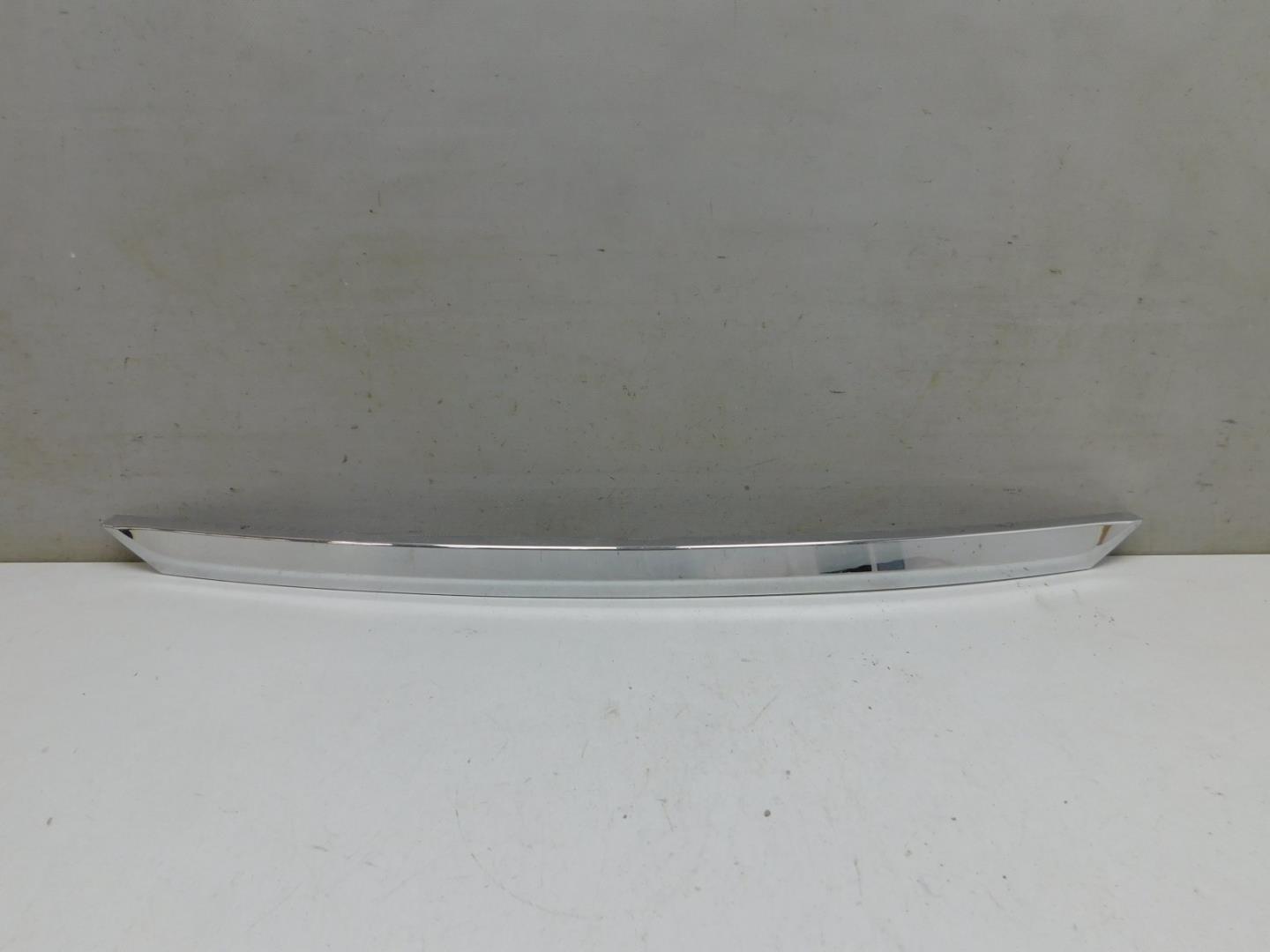 Накладка двери багажника