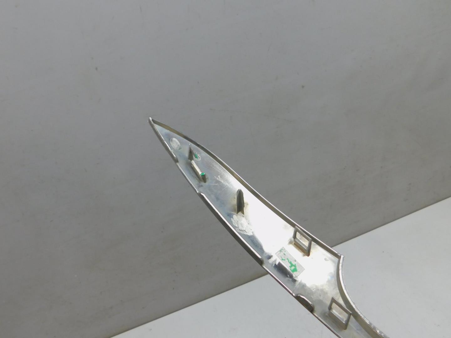 Молдинг заднего бампера