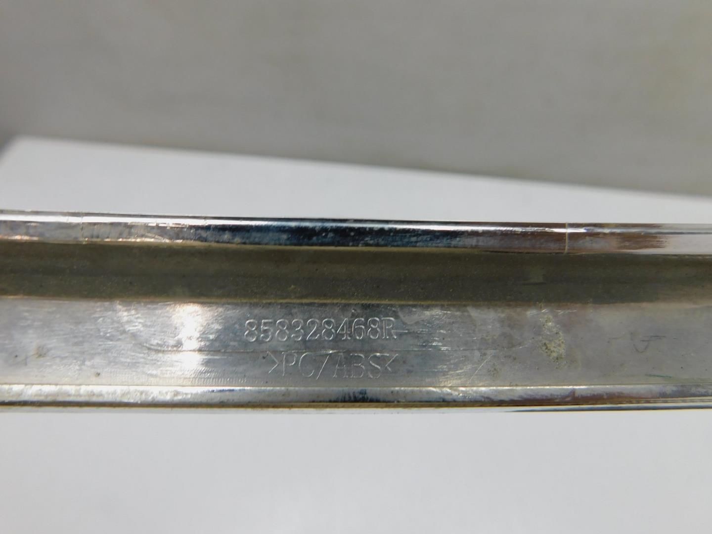 Молдинг заднего бампера