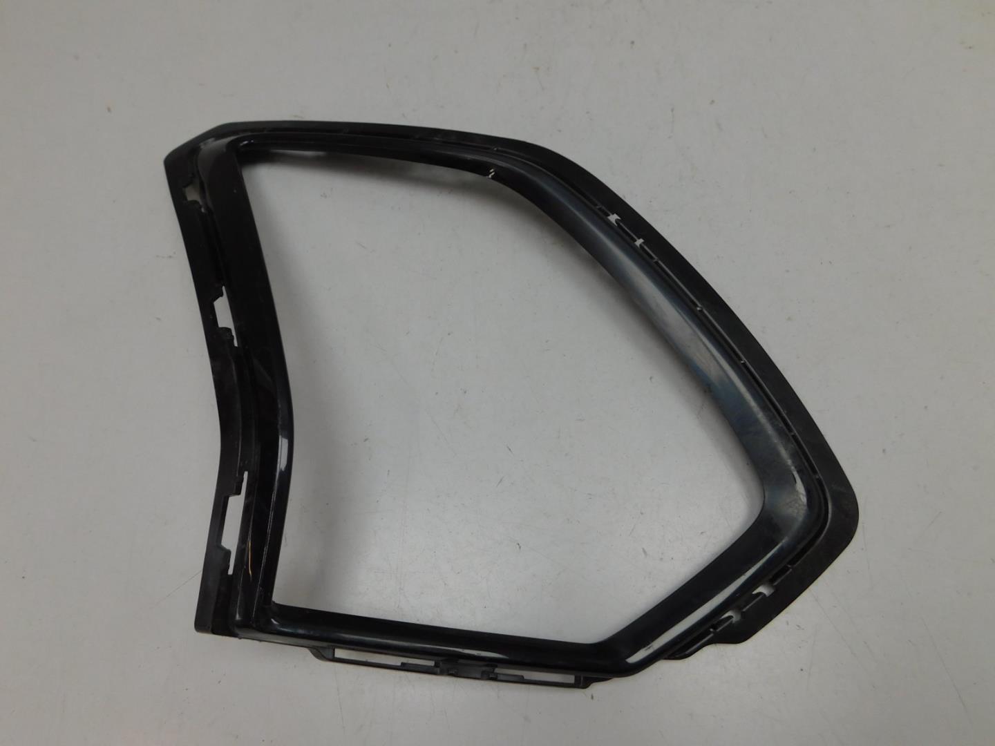 Накладка переднего бампера