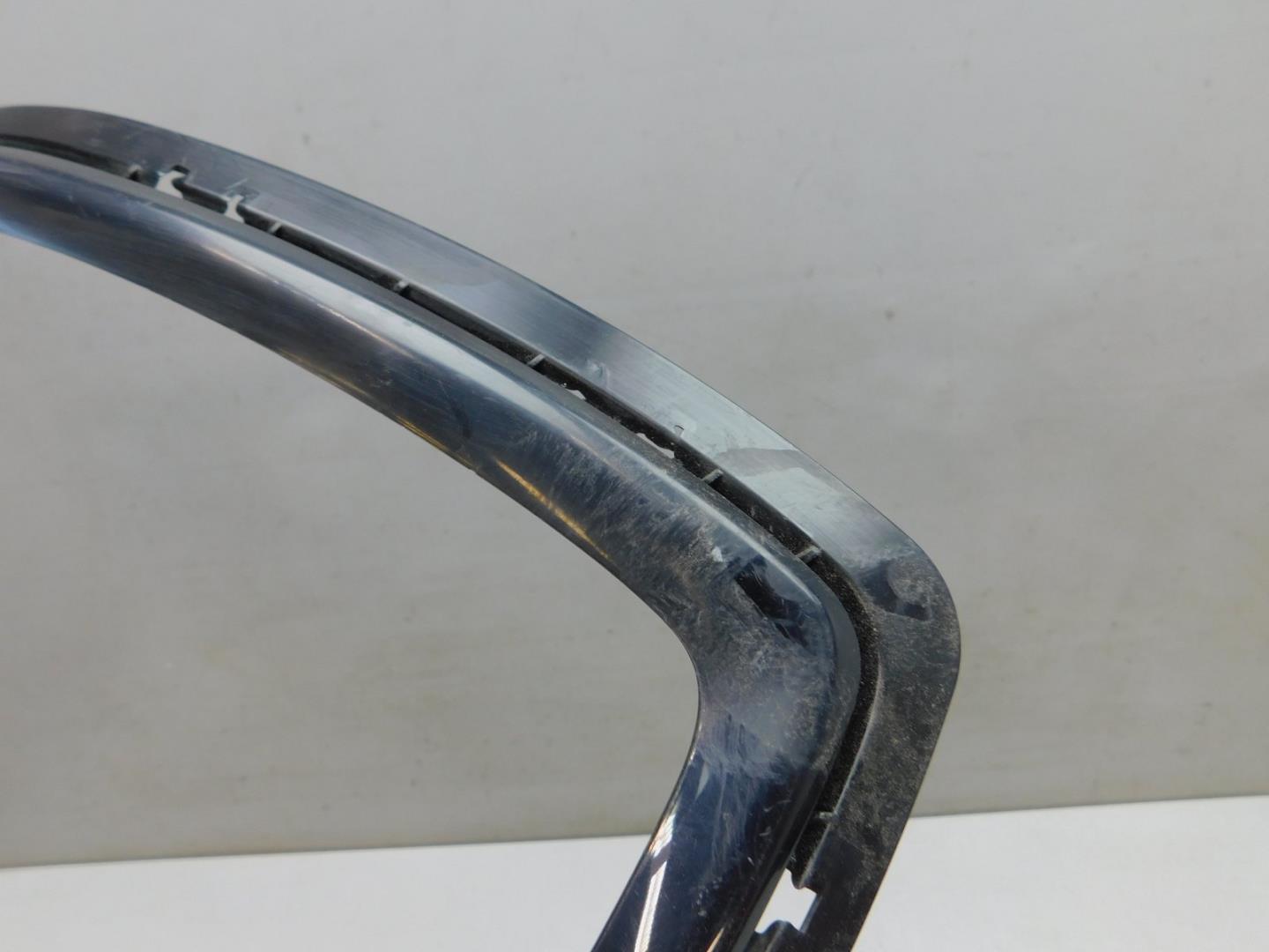 Накладка переднего бампера