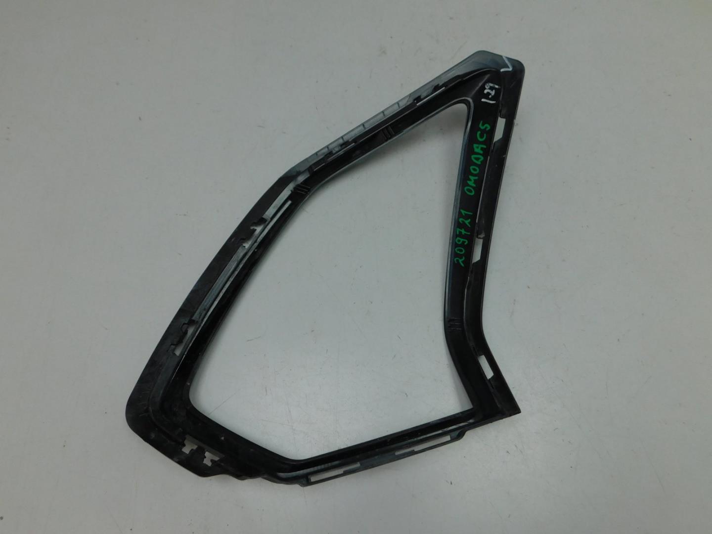 Накладка переднего бампера