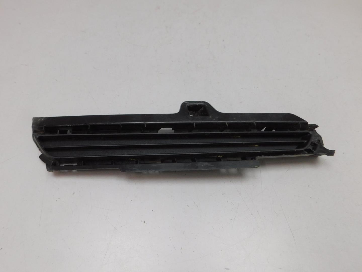 Решетка в бампер правая