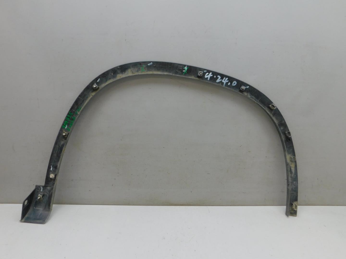 Накладка переднего крыла левого