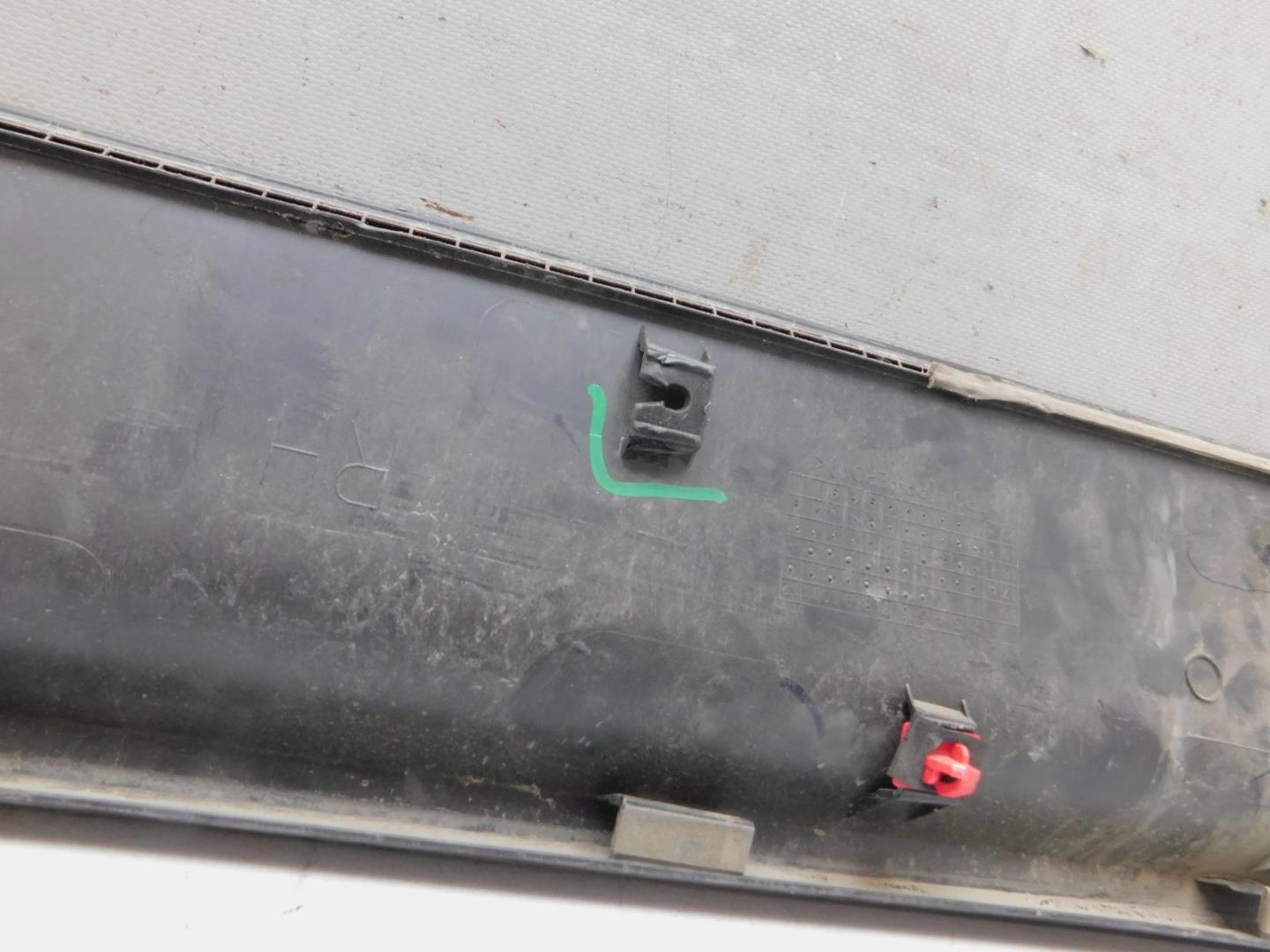 Накладка двери передней правой